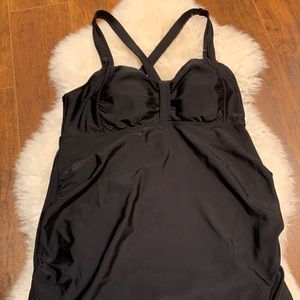 Black Racer Back maternity swim top